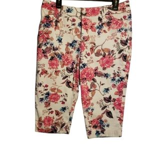 Saint John's Bay  Women's floral Capri pants, size 14P, Pink blue and white.